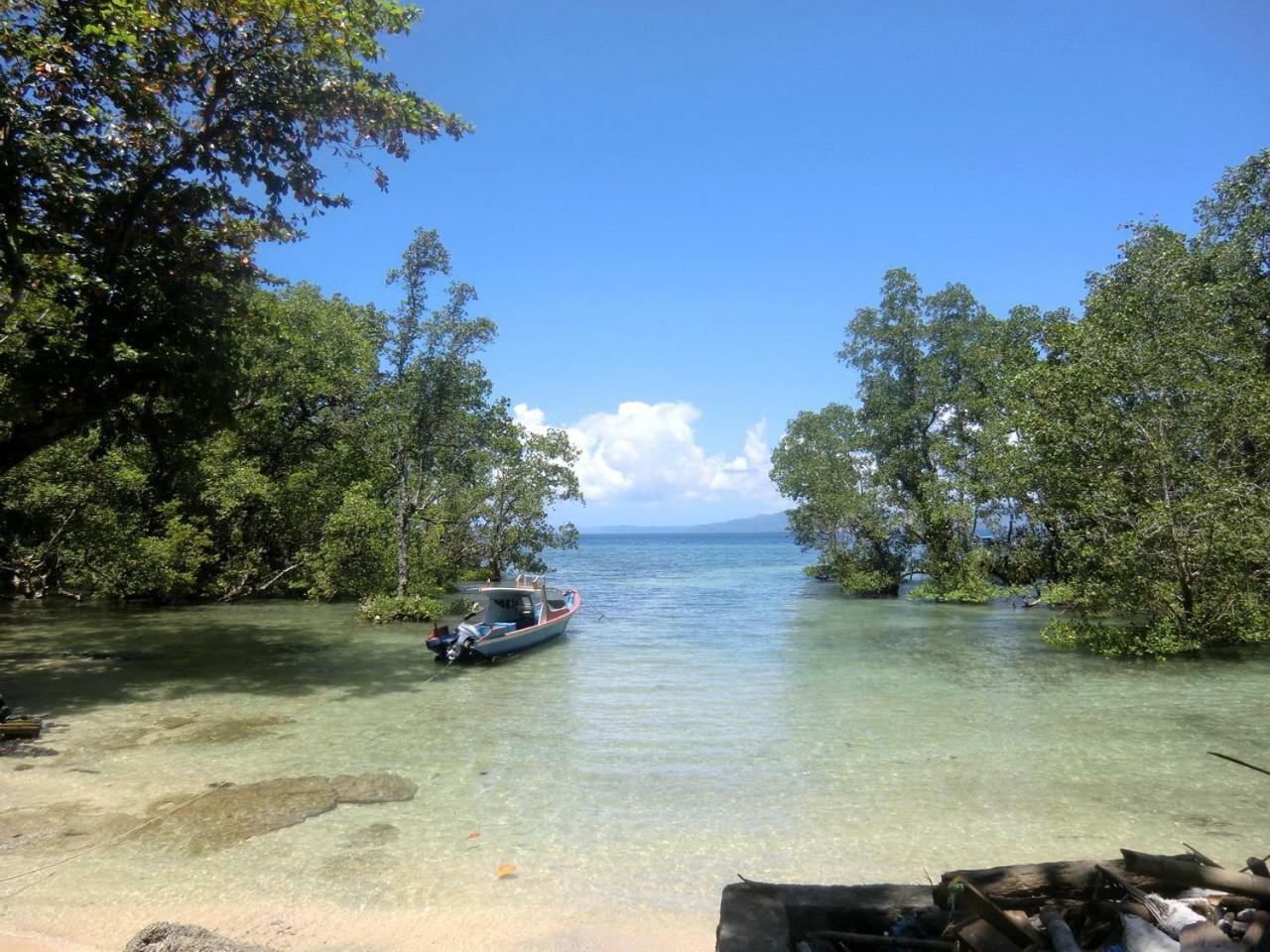 Bunaken Sea Garden Resort Exterior foto
